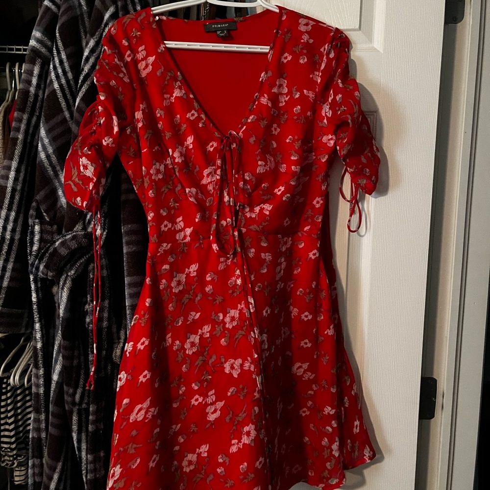 Size 4 beautiful summer dress!